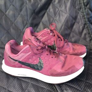 Nike Running Shoes Size 5 Downshifter Maroon Cherry Black Women’s